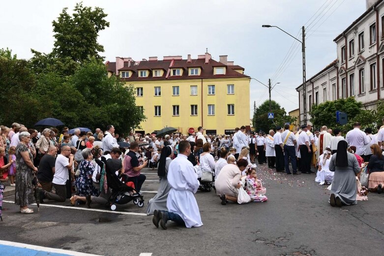  Boże Ciało 2019. Procesja do czterech ołtarzy w Rawie Mazowieckiej  
