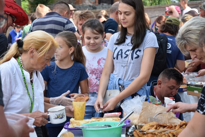  Pielgrzymka przybyła do Głuchowa 