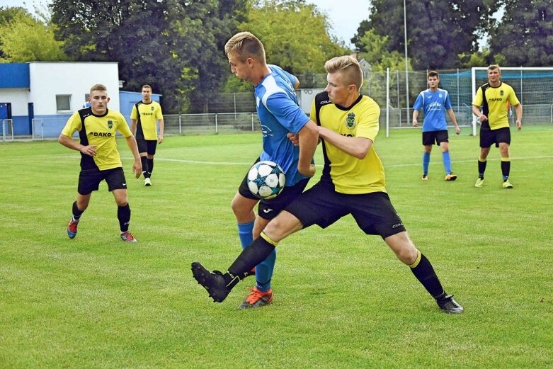  Okręgowy Puchar Polski GLKS Wołucza - RKS Mazovia  