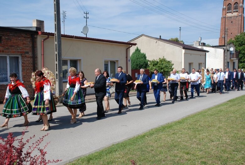  Święto plonów w Jeżowie 