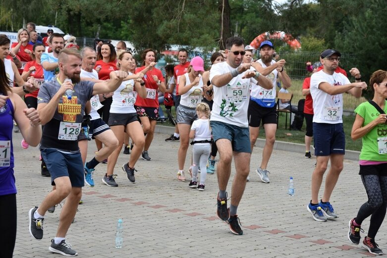  Biegali i chodzili w Borowinach 