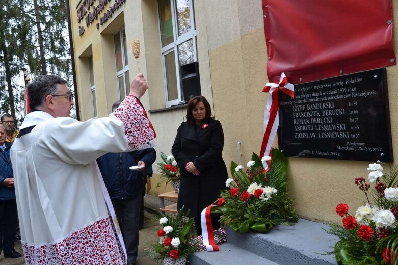  W Radziejowicach upamiętnili, tych którzy tragicznie zginęli podczas wojny 