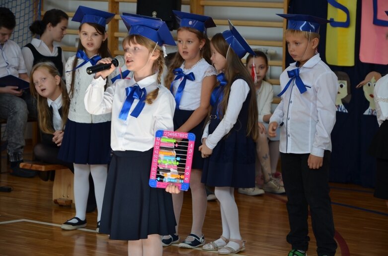  Są już pełnoprawni uczniami szkoły w Kurzeszynie  