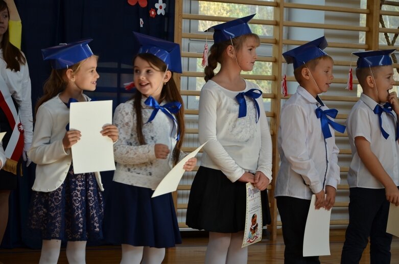  Są już pełnoprawni uczniami szkoły w Kurzeszynie  