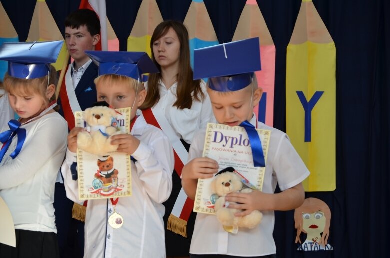  Są już pełnoprawni uczniami szkoły w Kurzeszynie  
