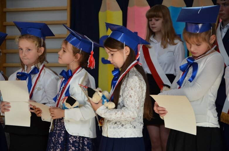  Są już pełnoprawni uczniami szkoły w Kurzeszynie  