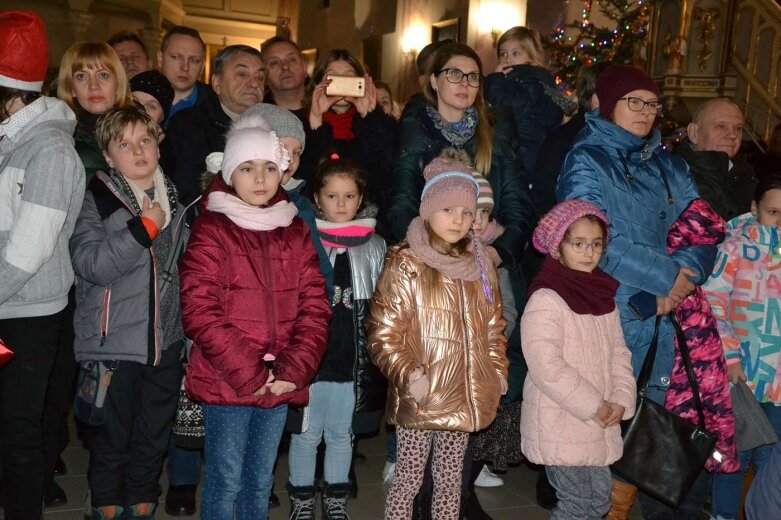  Najpiękniejsze kolędy zabrzmiały w mszczonowskim kościele 