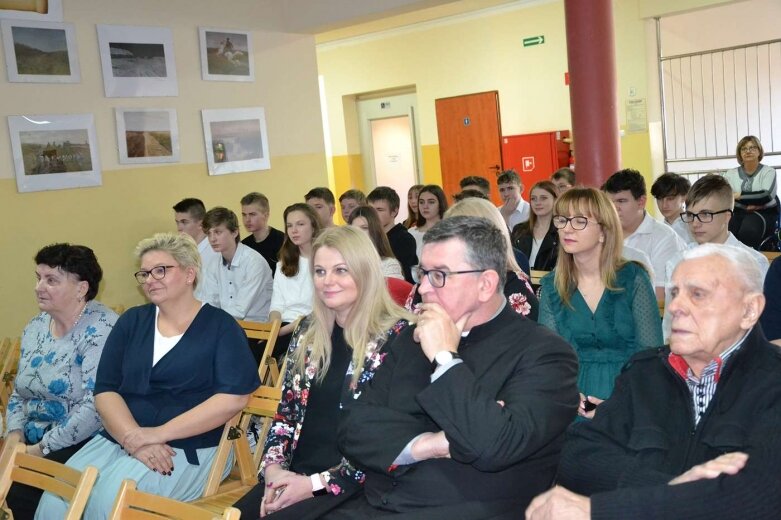  97-letnia Barbara Gancarczyk uczestniczka Powstania Warszawskiego spotkała się dziś z uczniami w Radziejowicach 