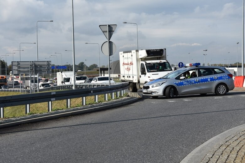  Na ulice powiatu wyjechało ponad 30 traktorów 