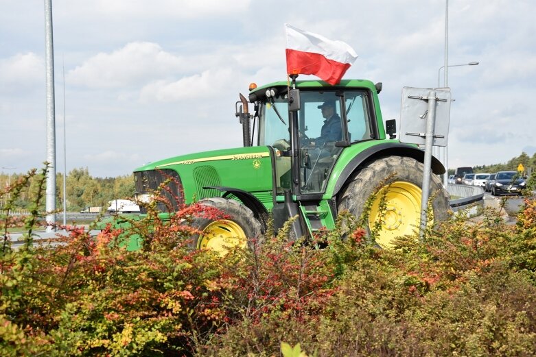  Na ulice powiatu wyjechało ponad 30 traktorów 