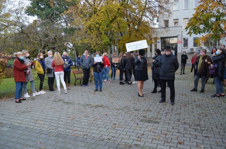  Rawa Mazowiecka: „Jarosław kobiety zostaw...”. Protestowały nie tylko panie  