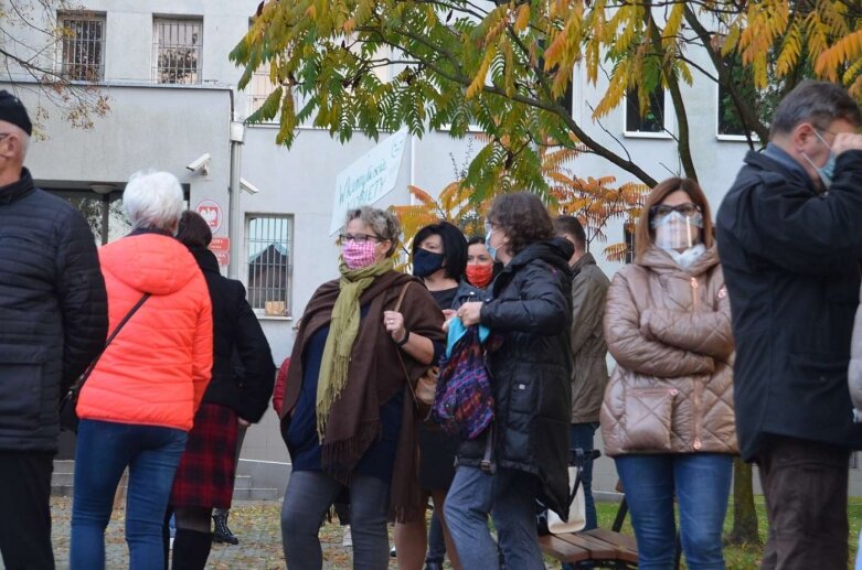  Rawa Mazowiecka: „Jarosław kobiety zostaw...”. Protestowały nie tylko panie  