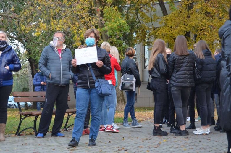  Rawa Mazowiecka: „Jarosław kobiety zostaw...”. Protestowały nie tylko panie  