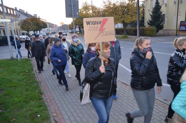  Rawa Mazowiecka: „Jarosław kobiety zostaw...”. Protestowały nie tylko panie  