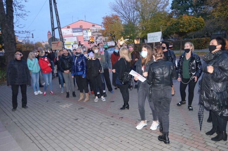  Rawa Mazowiecka: „Jarosław kobiety zostaw...”. Protestowały nie tylko panie  