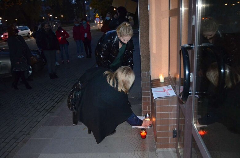  Rawa Mazowiecka: „Jarosław kobiety zostaw...”. Protestowały nie tylko panie  