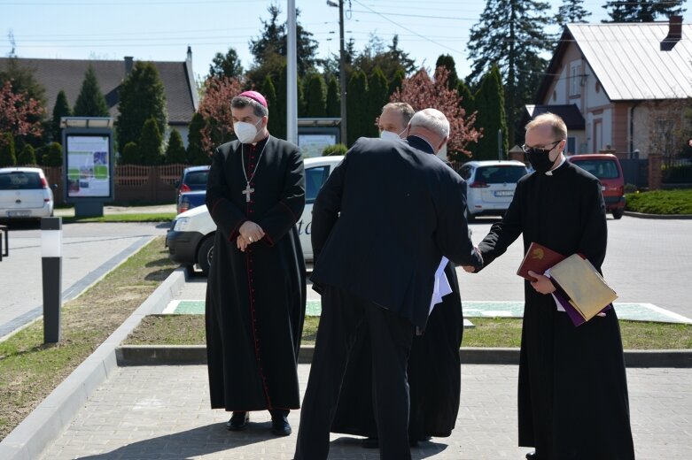  Nowy, wypasiony urząd gminy w Makowie 