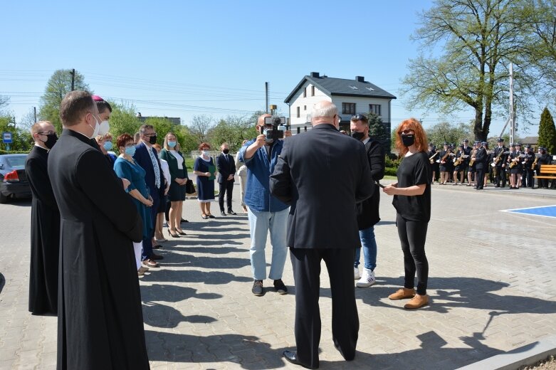  Nowy, wypasiony urząd gminy w Makowie 