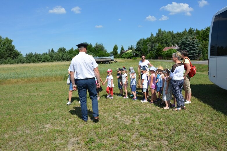  Samolot z bliska - atrakcja na zakończenie roku szkolnego 