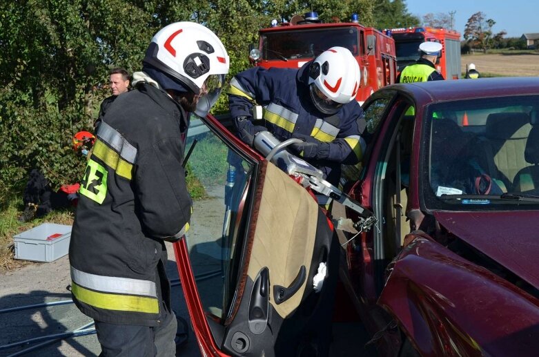  10 osób rannych w wypadku w Regnowie. Na szczęście, to tylko ćwiczenia [ZDJĘCIA] 