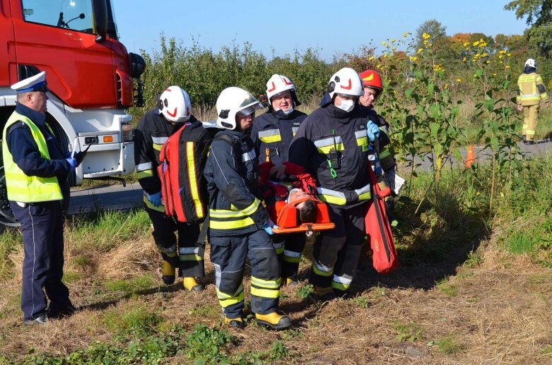  10 osób rannych w wypadku w Regnowie. Na szczęście, to tylko ćwiczenia [ZDJĘCIA] 