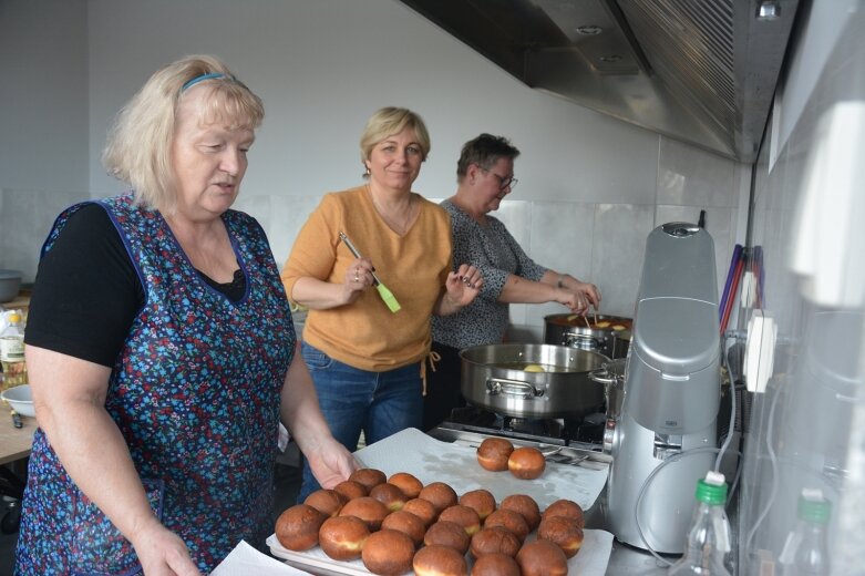  Pączkowe święto połączone z akcją charytatywną 