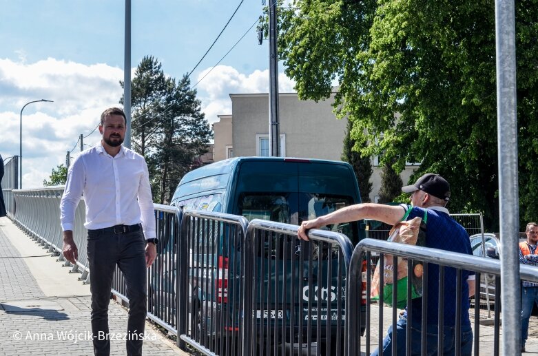  Zbudowany pięć miesięcy przed terminem. Kierowcy przejechali wiaduktem nad torami 