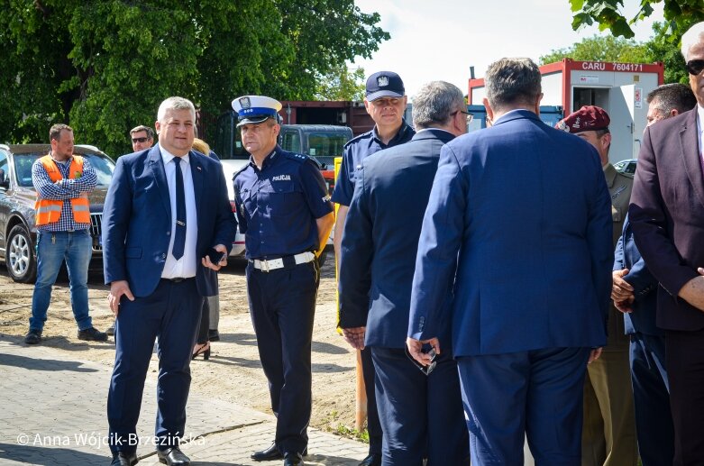  Zbudowany pięć miesięcy przed terminem. Kierowcy przejechali wiaduktem nad torami 