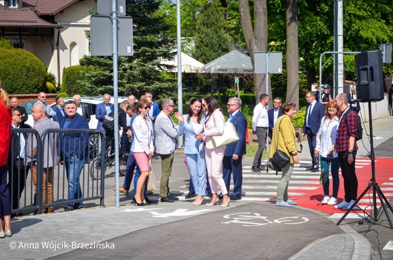  Zbudowany pięć miesięcy przed terminem. Kierowcy przejechali wiaduktem nad torami 