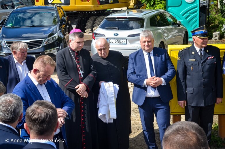  Zbudowany pięć miesięcy przed terminem. Kierowcy przejechali wiaduktem nad torami 