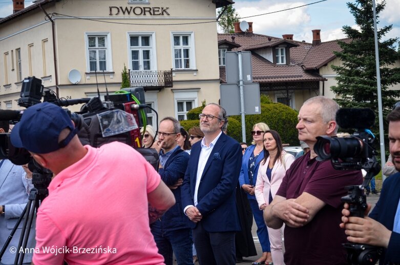  Zbudowany pięć miesięcy przed terminem. Kierowcy przejechali wiaduktem nad torami 