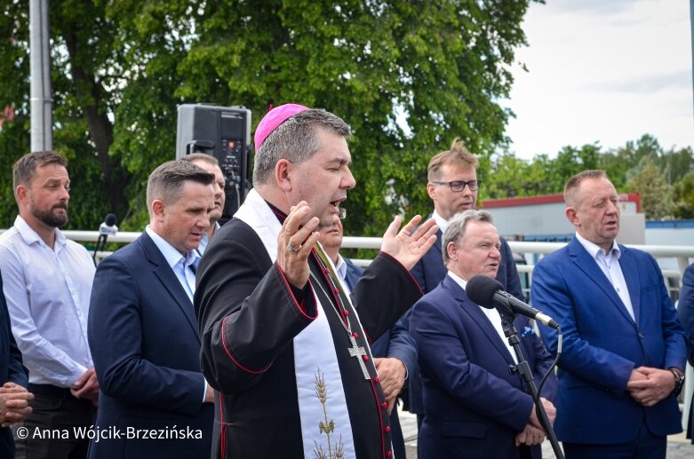  Zbudowany pięć miesięcy przed terminem. Kierowcy przejechali wiaduktem nad torami 