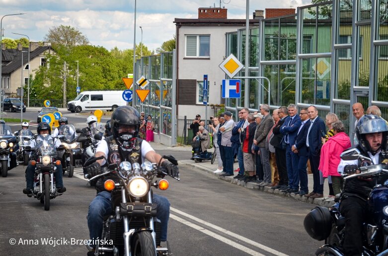  Zbudowany pięć miesięcy przed terminem. Kierowcy przejechali wiaduktem nad torami 