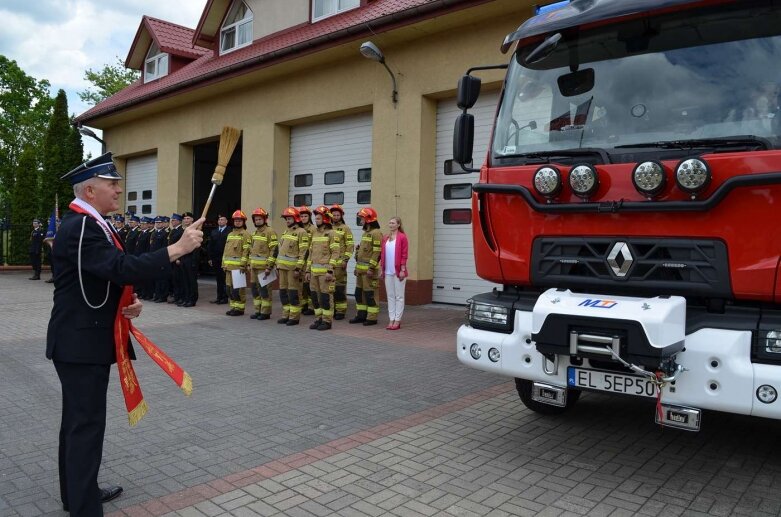  Odznaczenia i awanse dla rawskich strażaków  