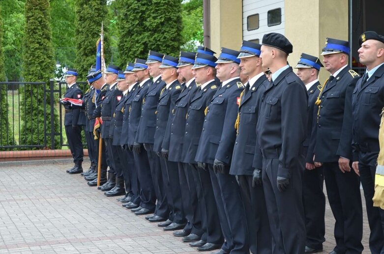  Odznaczenia i awanse dla rawskich strażaków  