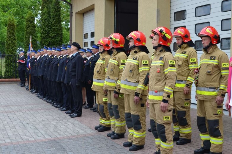  Odznaczenia i awanse dla rawskich strażaków  