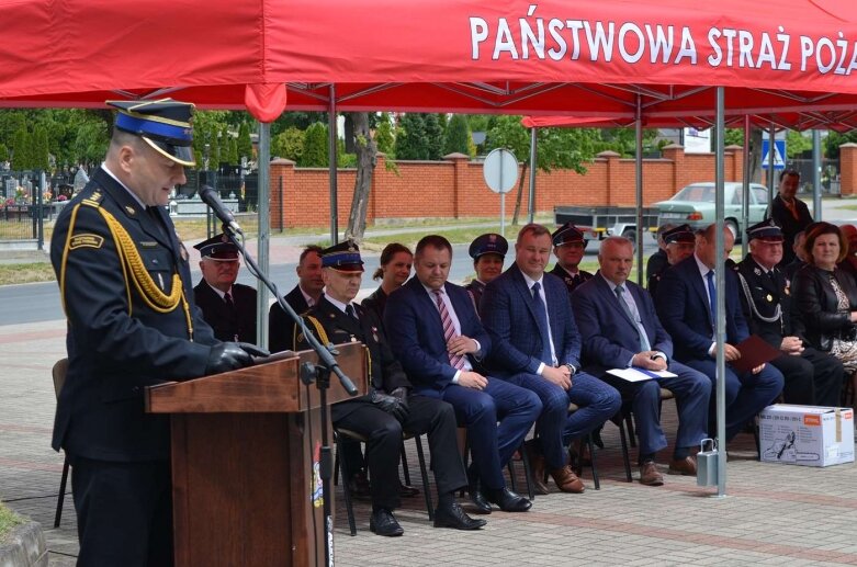  Odznaczenia i awanse dla rawskich strażaków  