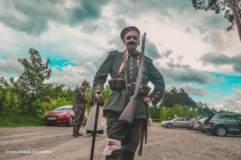  Rekonstruktorzy z całej Polski wzięli udział w rajdzie pod Bolimowem 