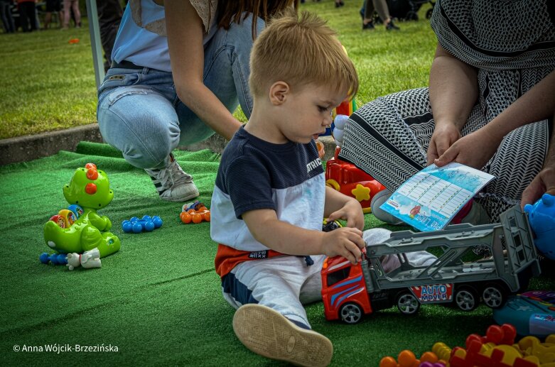  Gangnam style w żłobku. Rodzinny piknik jakiego Skierniewice nie widziały 