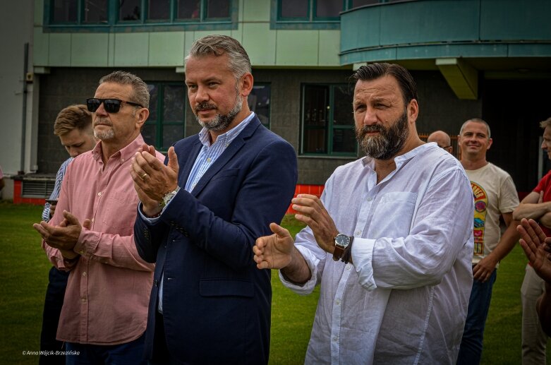  Umowa podpisana. Mirbud przebuduje miejski stadion w Skierniewicach 