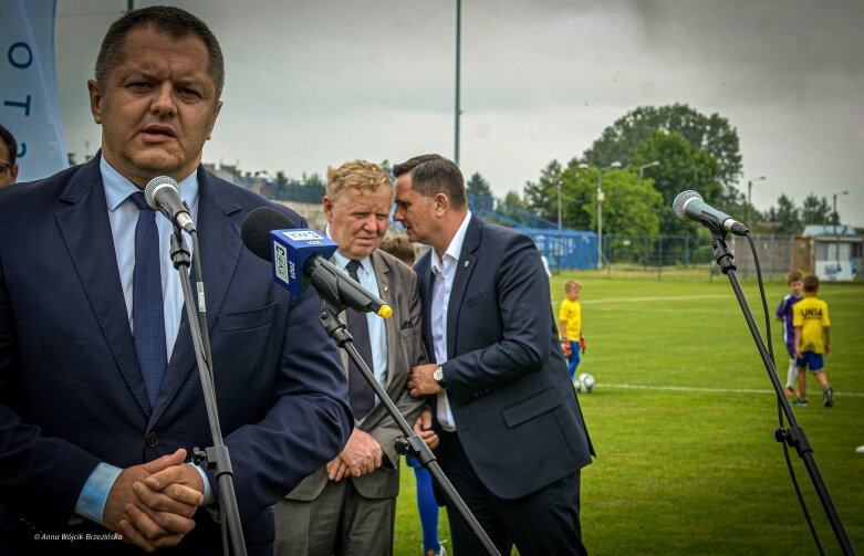  Umowa podpisana. Mirbud przebuduje miejski stadion w Skierniewicach 