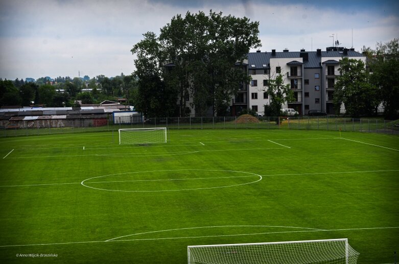  Umowa podpisana. Mirbud przebuduje miejski stadion w Skierniewicach 