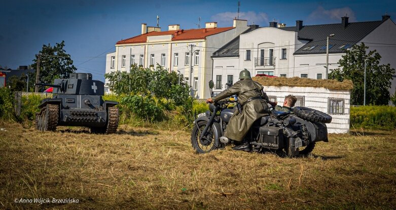  Widowisko historyczne w Skierniewicach. Rekonstrukcja bitwy pod Przyłękiem 