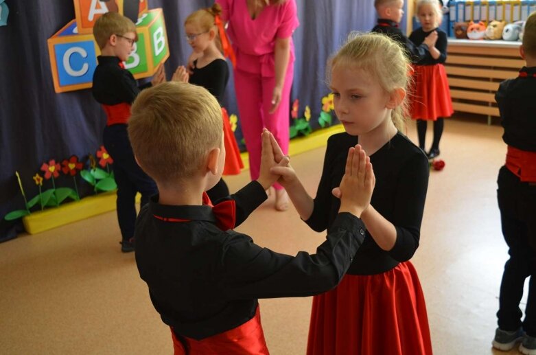  Polonez i tango na zakończenie przedszkola  