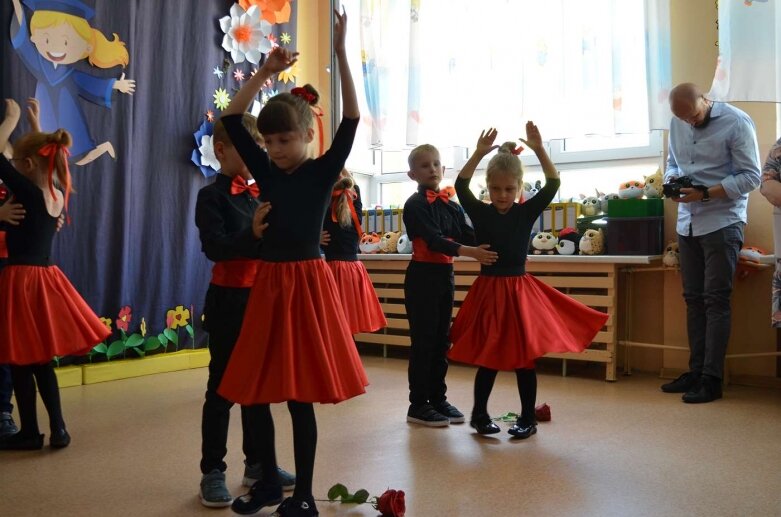  Polonez i tango na zakończenie przedszkola  