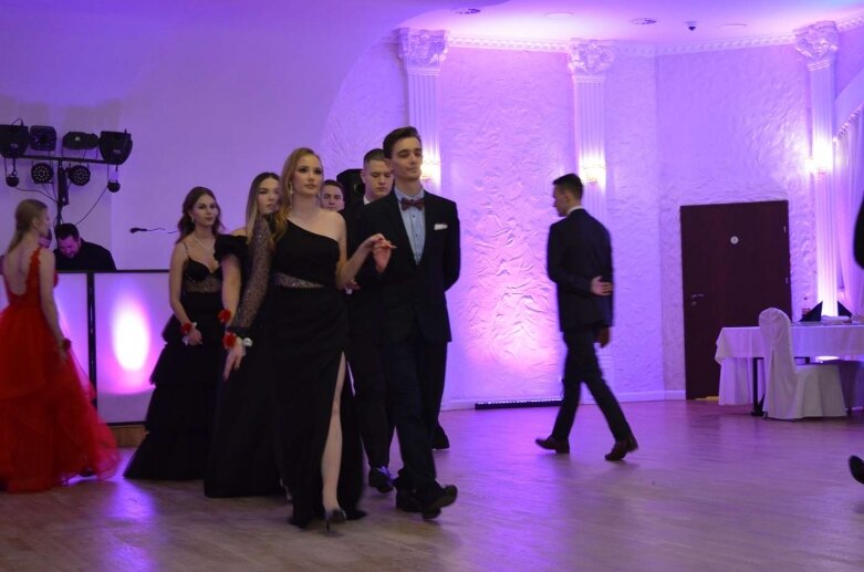  Studniówka maturzystów z ZS w Mszczonowie  