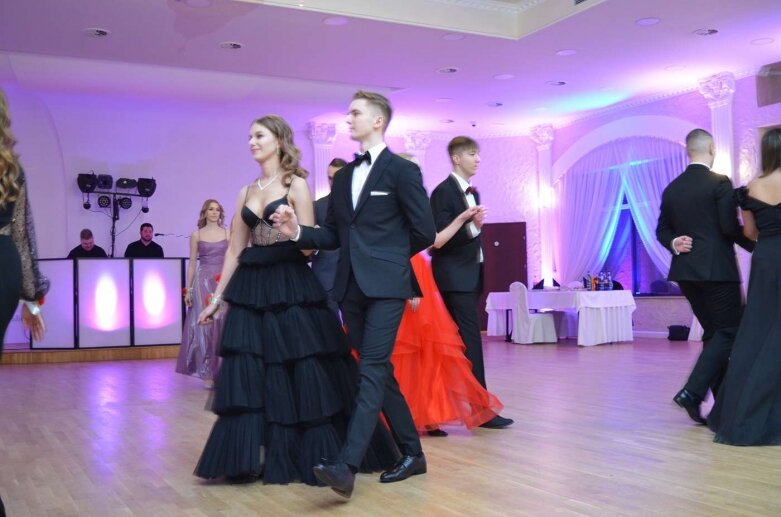  Studniówka maturzystów z ZS w Mszczonowie  