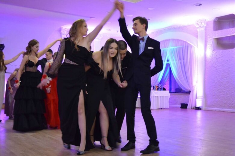  Studniówka maturzystów z ZS w Mszczonowie  