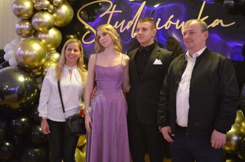  Studniówka maturzystów z ZS w Mszczonowie  