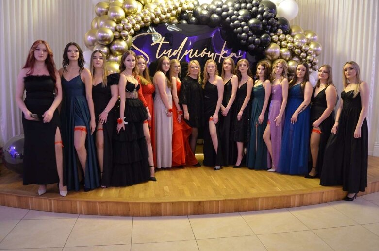  Studniówka maturzystów z ZS w Mszczonowie  